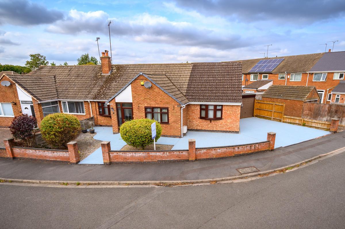 Royal Crescent, Weeford Estate, CV3 – No Onwards Chain